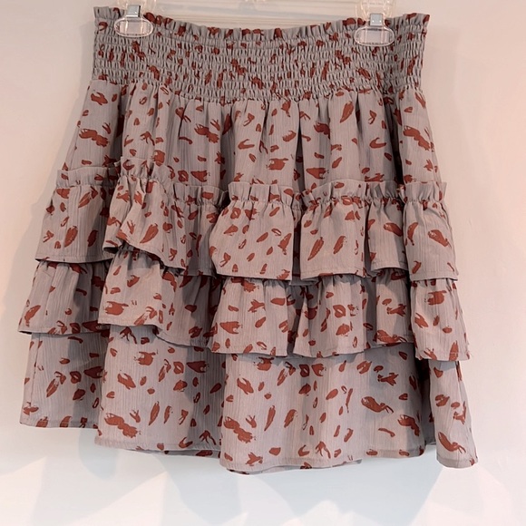 Ruby and Jenna tiered mini skirt. NWT. - Picture 2 of 3